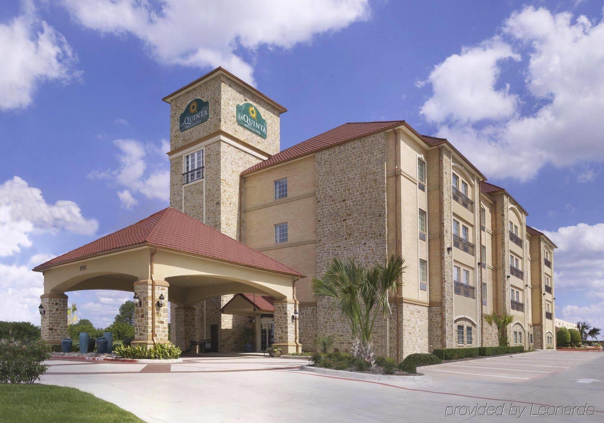 La Quinta By Wyndham Dallas Grand Prairie South Hotel Exterior photo